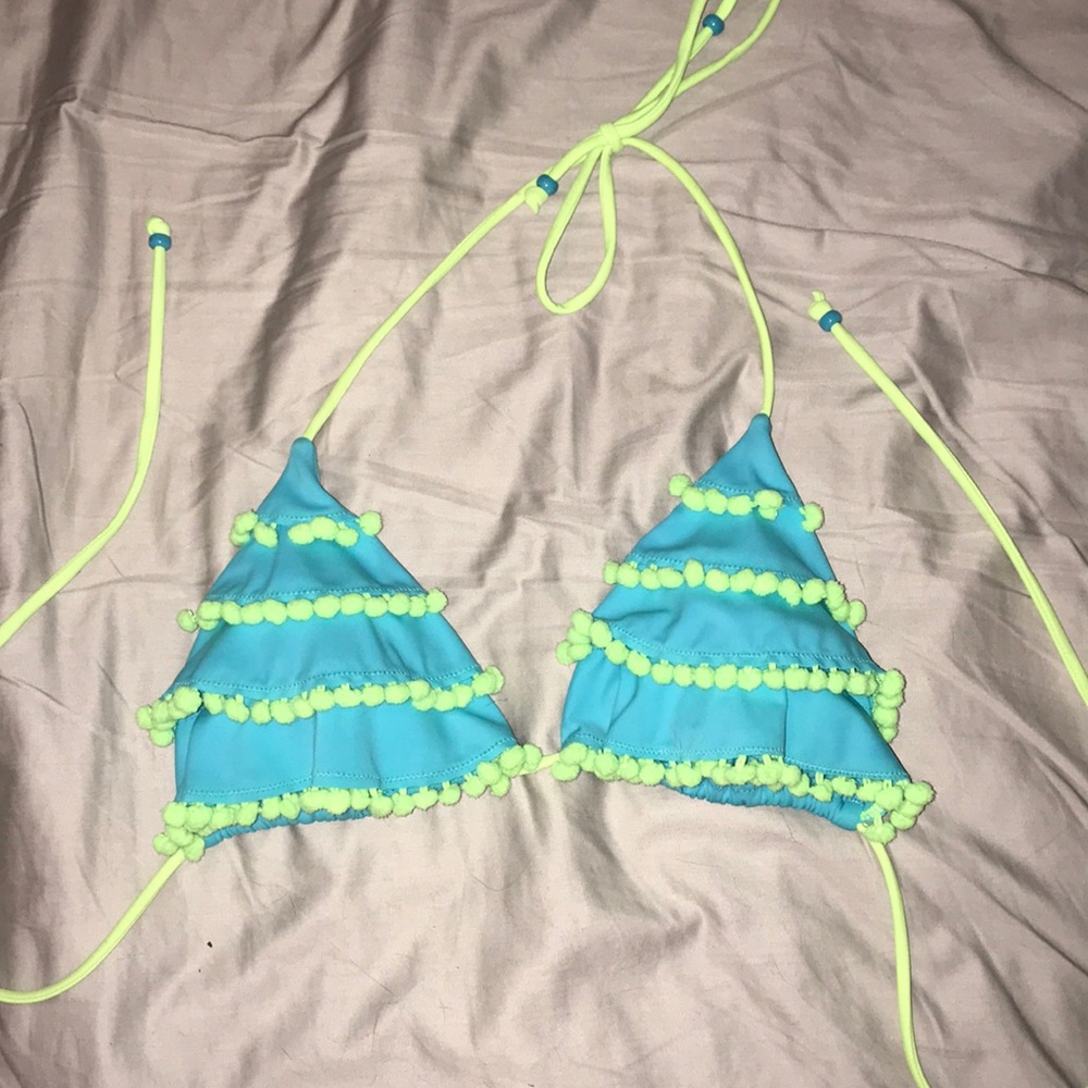 Victoria’s Secret bikini top